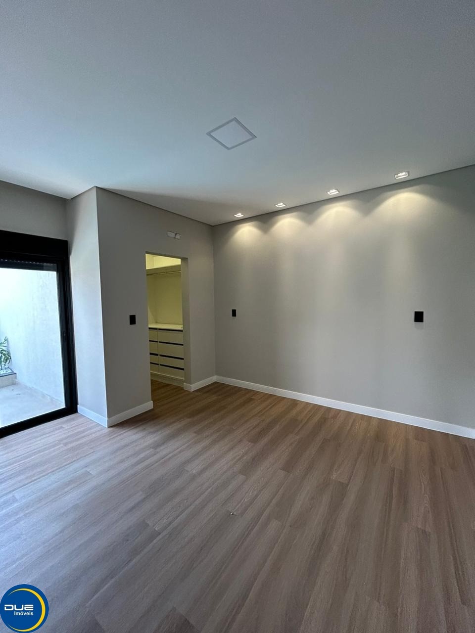 Casa à venda com 3 quartos, 300m² - Foto 18