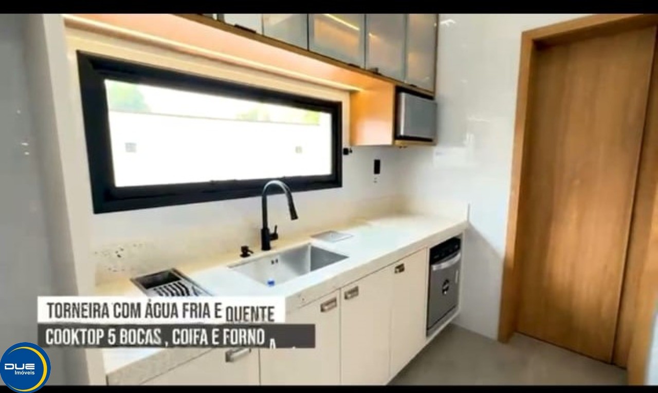 Casa à venda com 3 quartos, 331m² - Foto 4