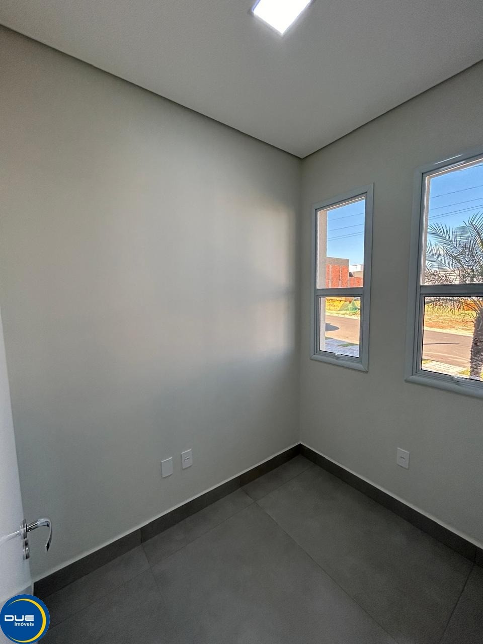 Casa à venda com 3 quartos, 300m² - Foto 3