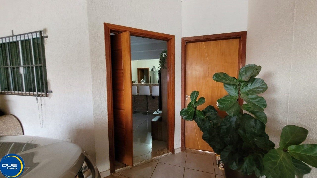 Casa à venda com 3 quartos, 140m² - Foto 1