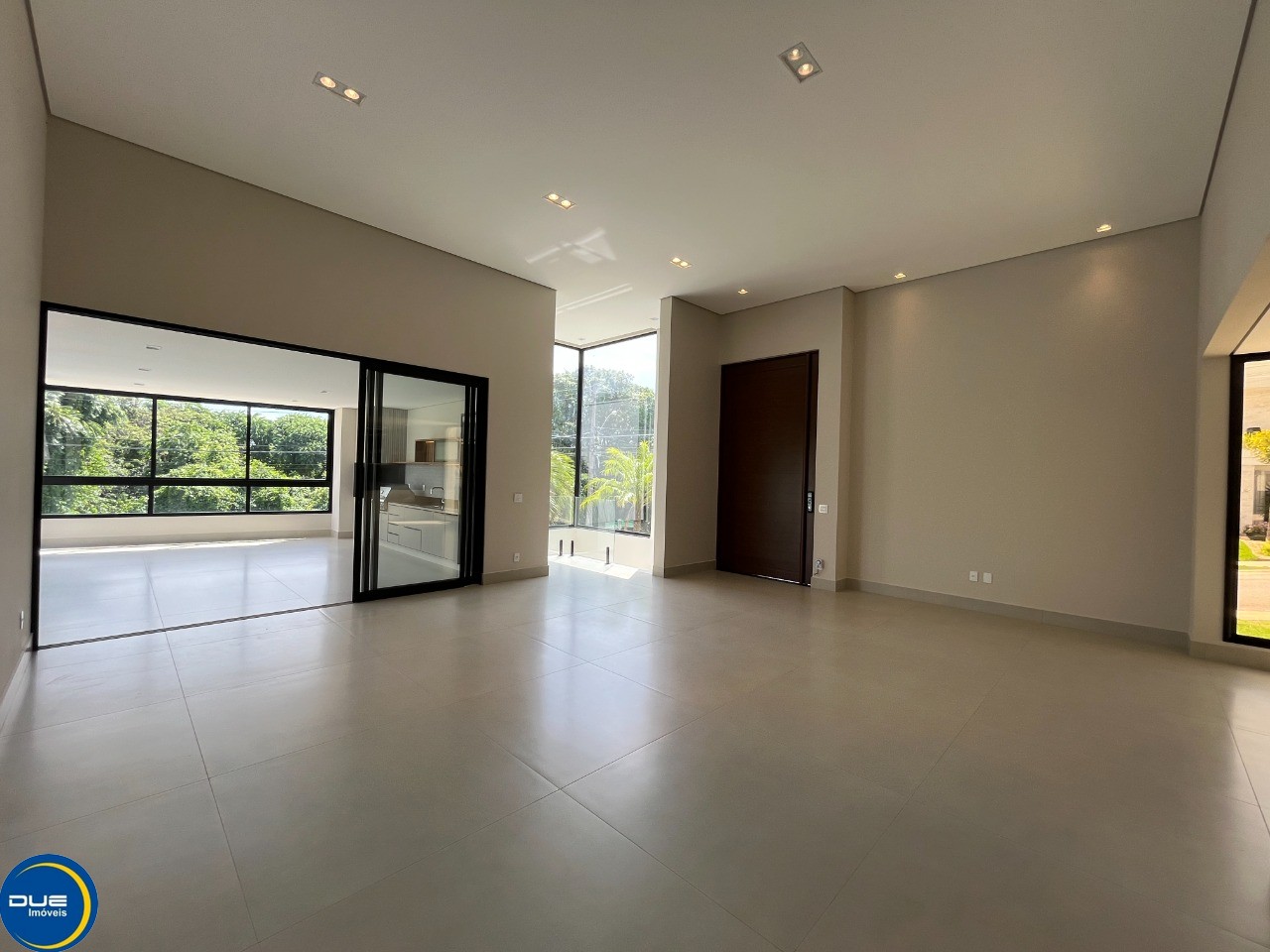 Casa à venda com 3 quartos, 344m² - Foto 11