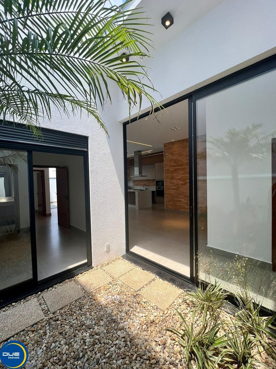 Casa à venda com 3 quartos, 250m² - Foto 7