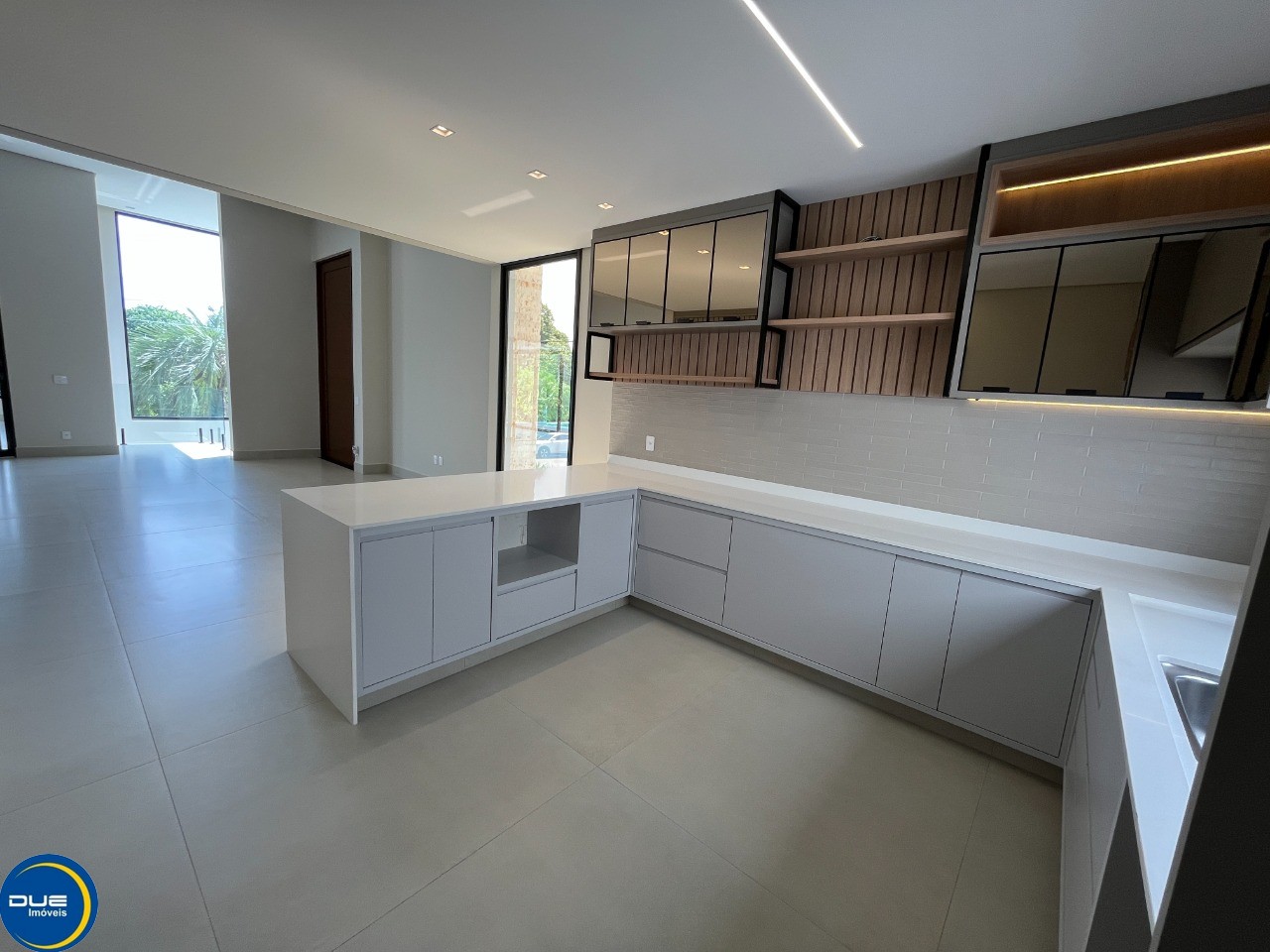 Casa à venda com 3 quartos, 344m² - Foto 15