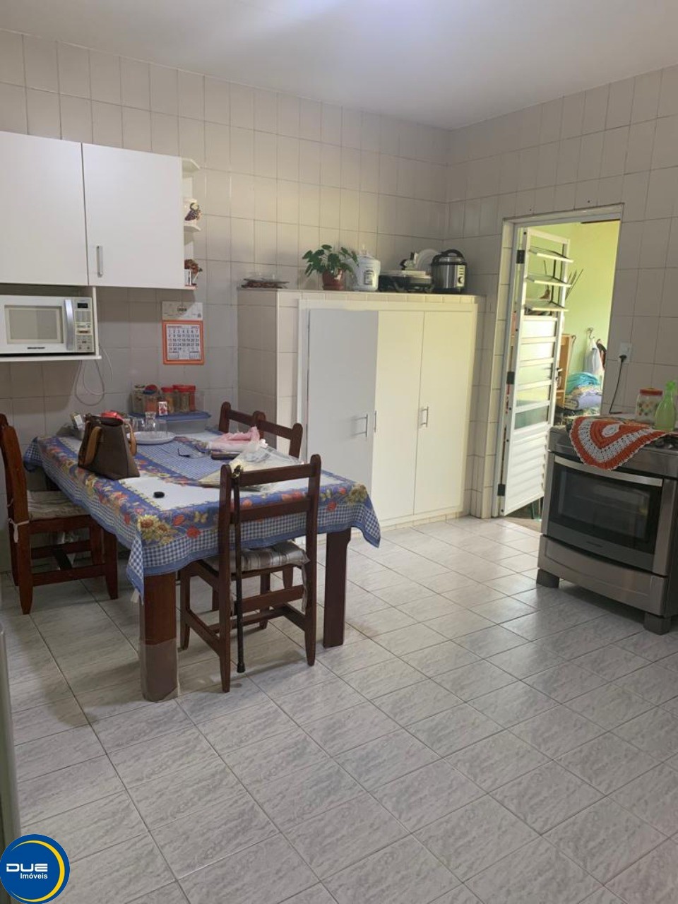 Casa à venda com 3 quartos, 200m² - Foto 2