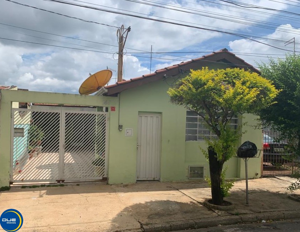 Casa à venda com 3 quartos, 200m² - Foto 1