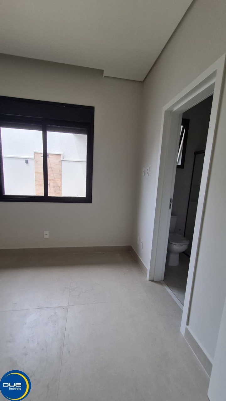 Casa à venda com 3 quartos, 200m² - Foto 18