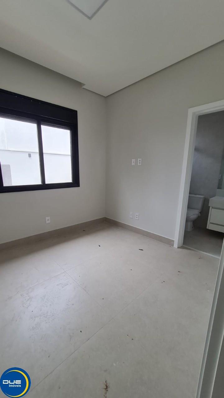 Casa à venda com 3 quartos, 200m² - Foto 14