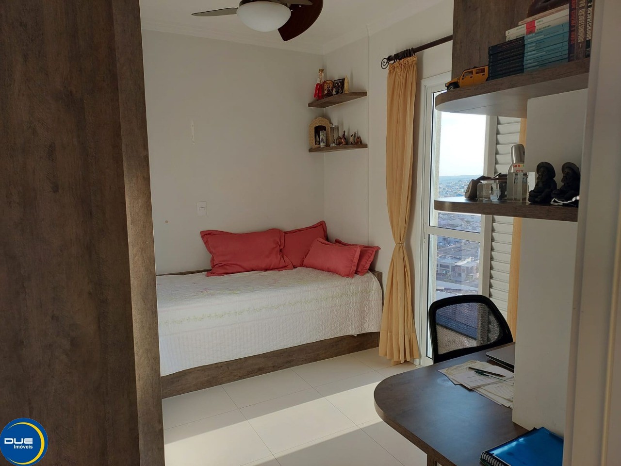 Apartamento à venda com 3 quartos, 98m² - Foto 3