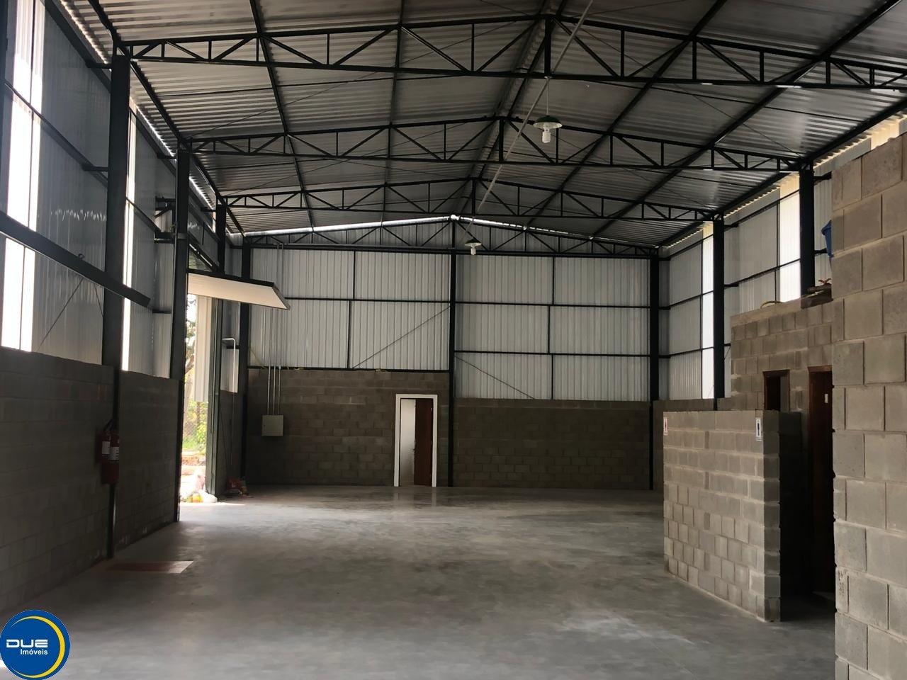 Depósito-Galpão-Armazém para alugar, 1800m² - Foto 3