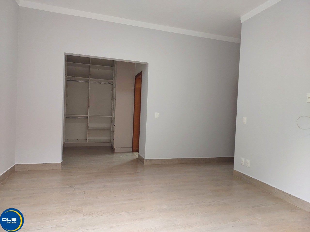 Casa à venda com 3 quartos, 361m² - Foto 11