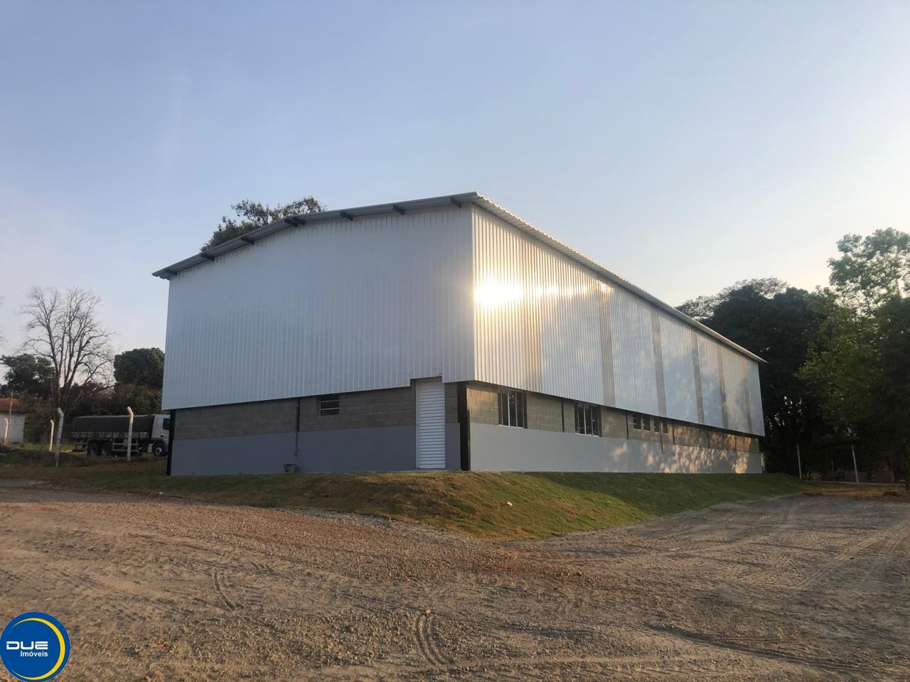 Depósito-Galpão-Armazém para alugar, 1800m² - Foto 2