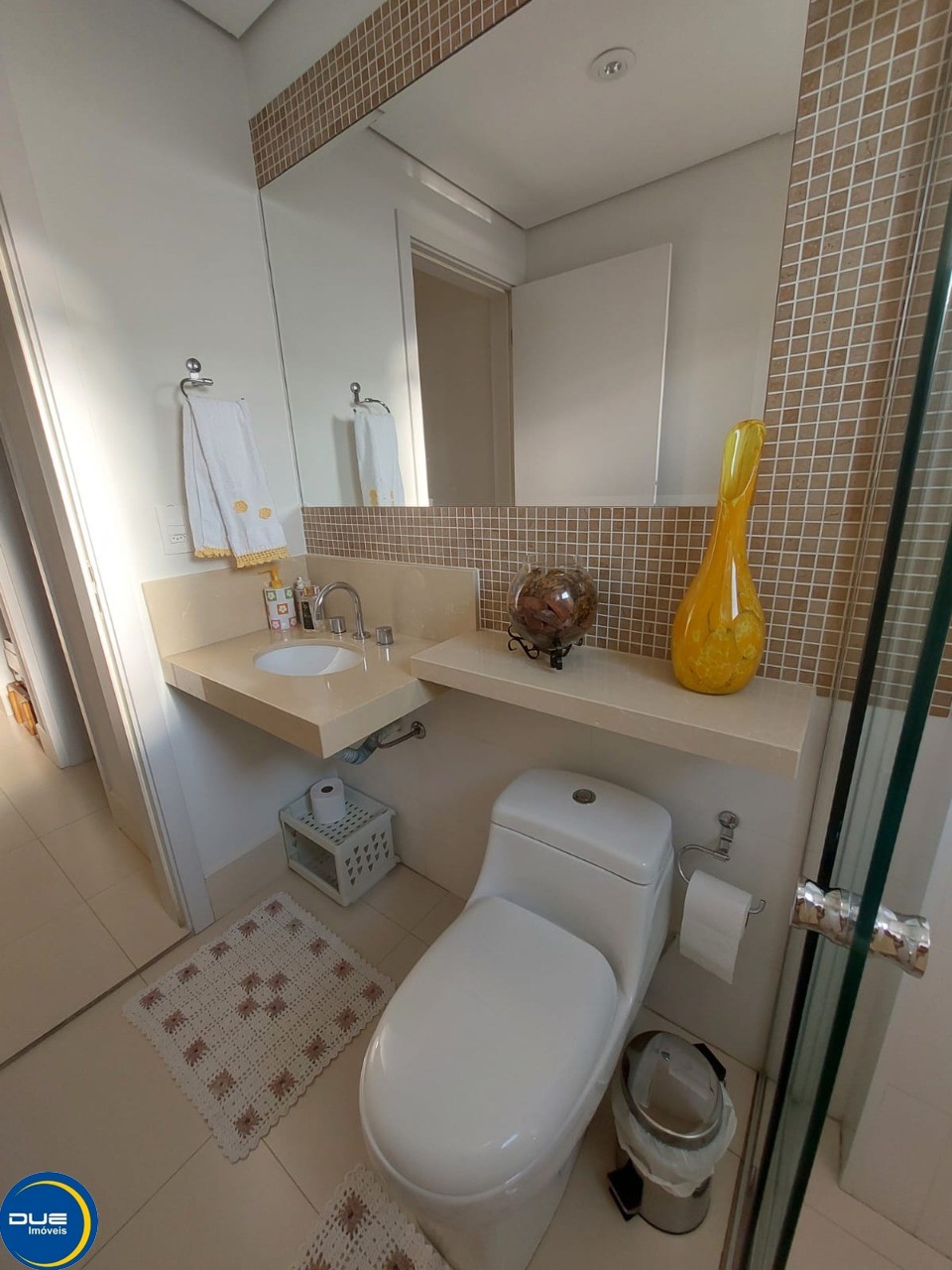 Apartamento à venda com 3 quartos, 98m² - Foto 2