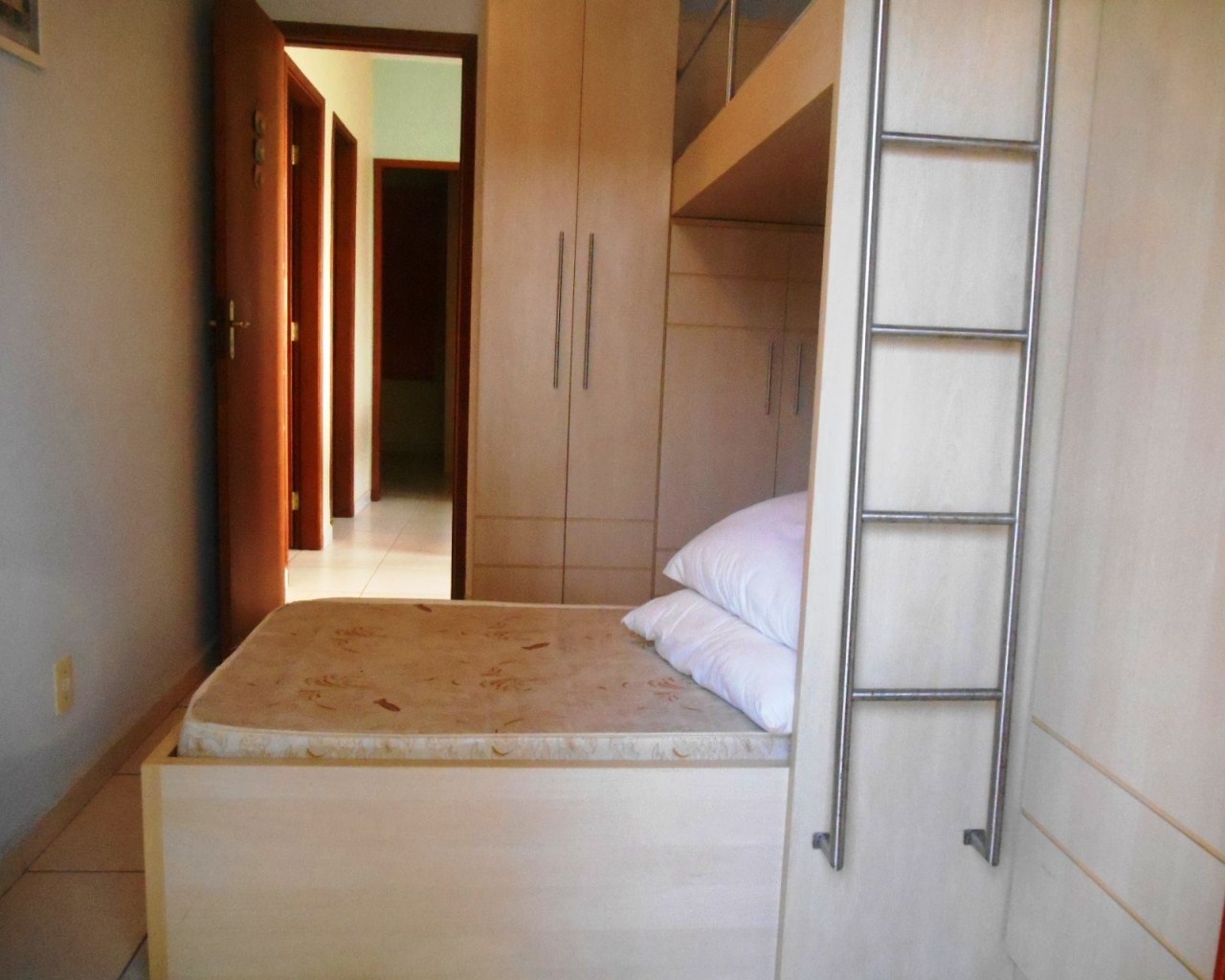 Casa à venda com 3 quartos, 90m² - Foto 13