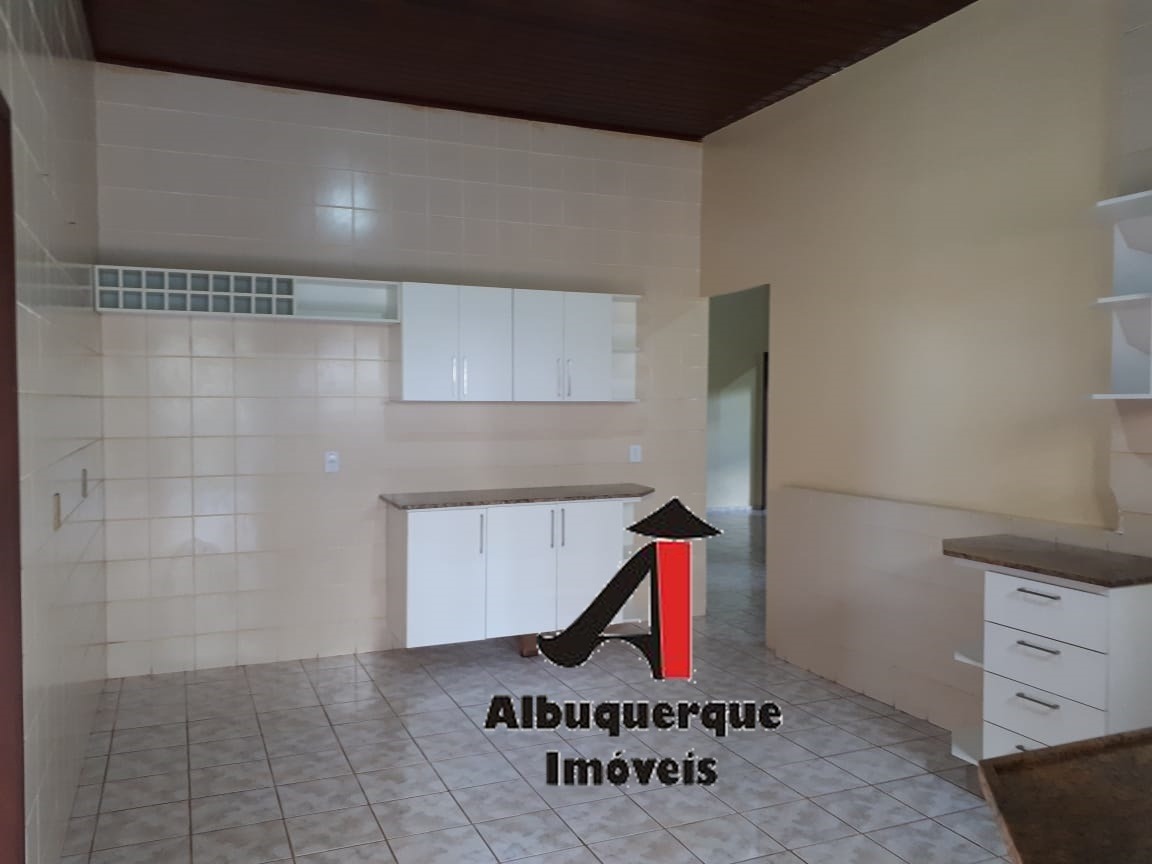 Casa à venda com 4 quartos, 350m² - Foto 15