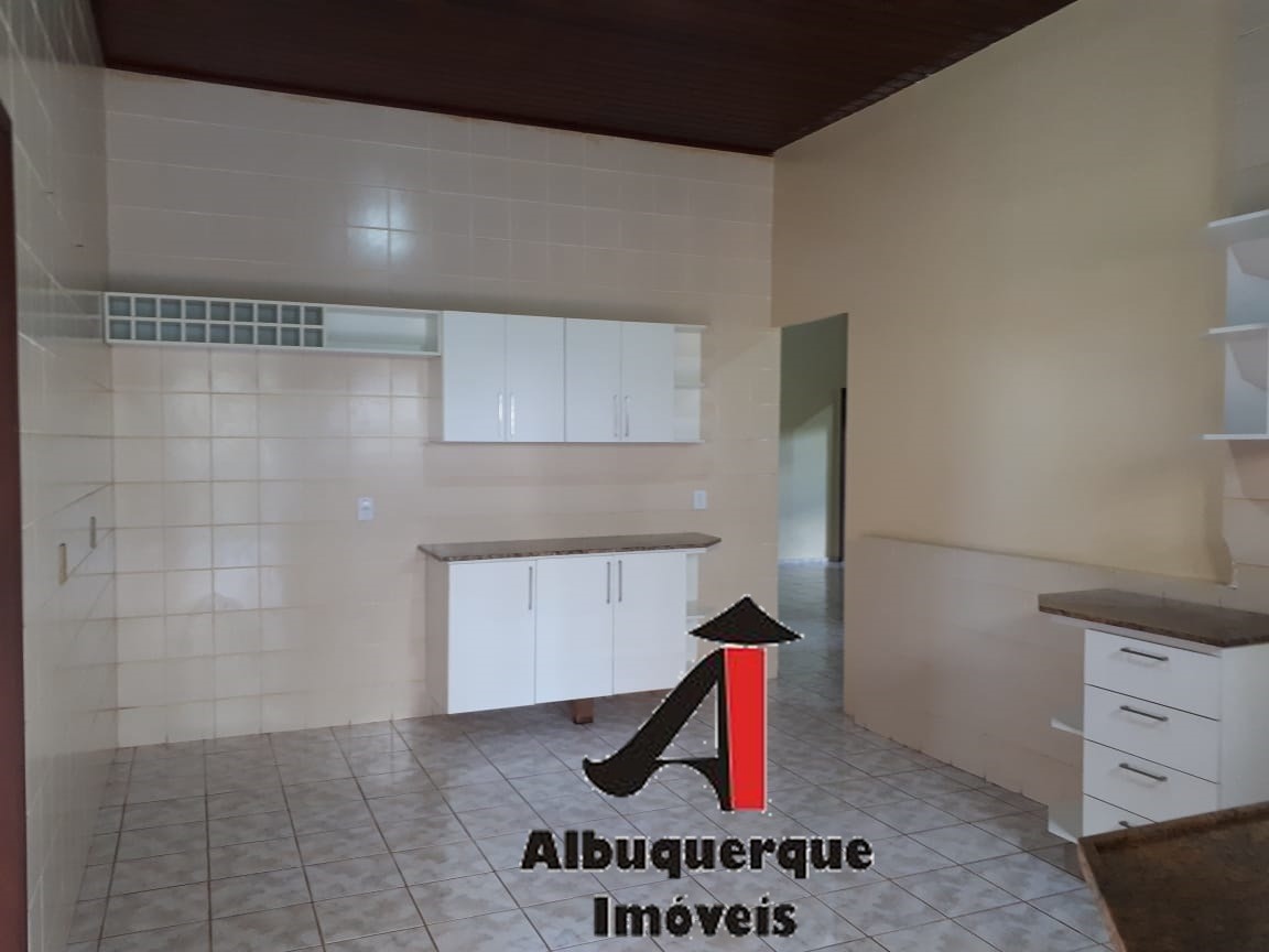 Casa à venda com 4 quartos, 350m² - Foto 16