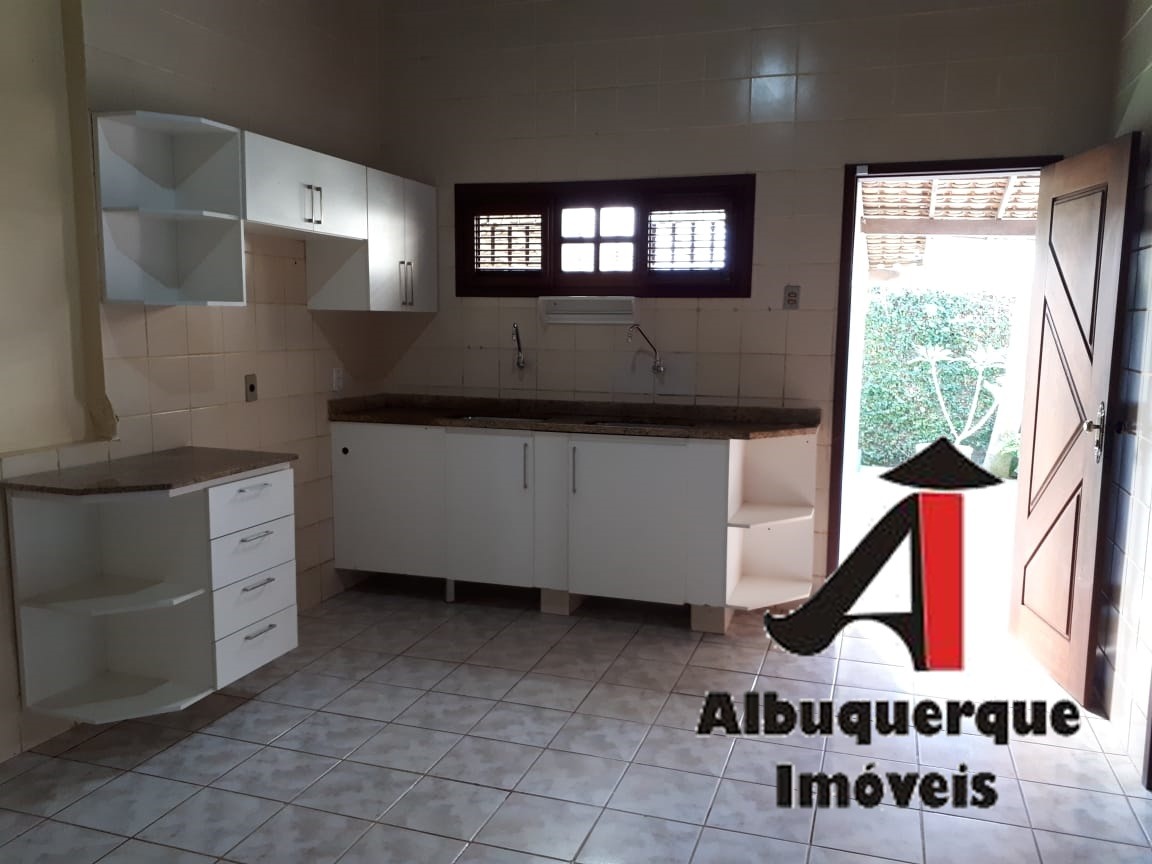 Casa à venda com 4 quartos, 350m² - Foto 17