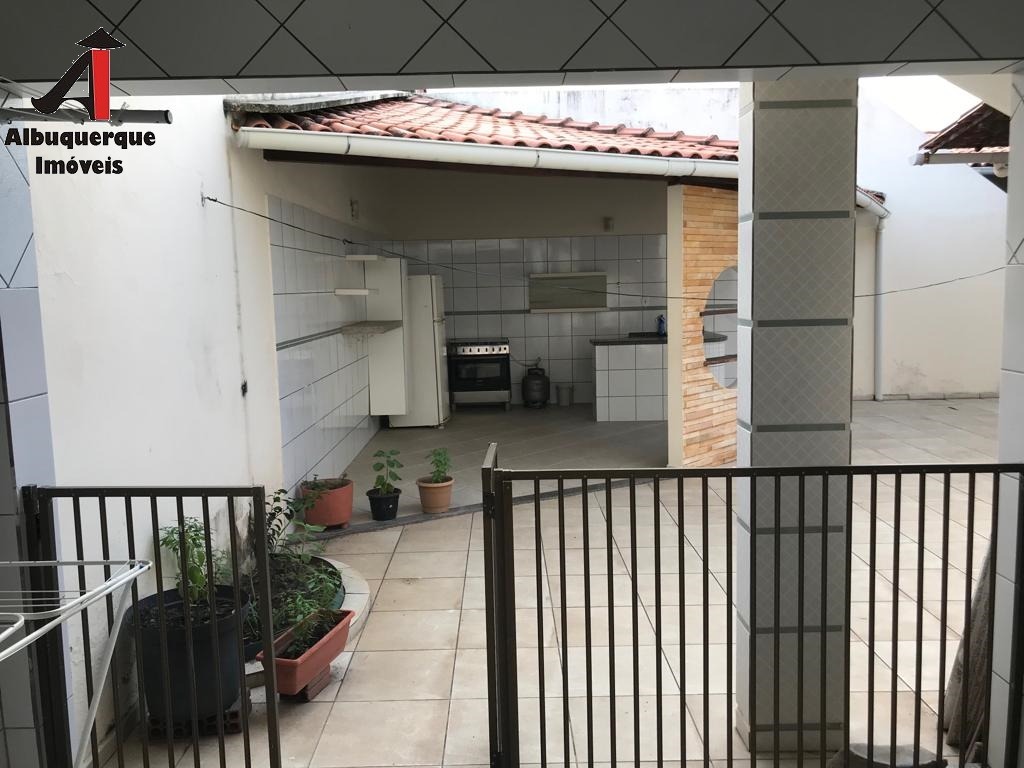 Prédio Inteiro à venda com 3 quartos, 300m² - Foto 4