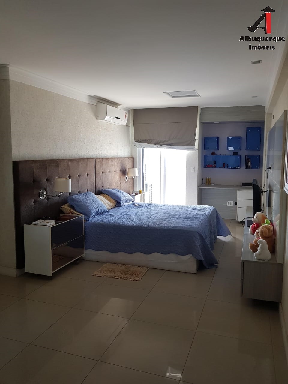 Apartamento à venda com 3 quartos, 137m² - Foto 2