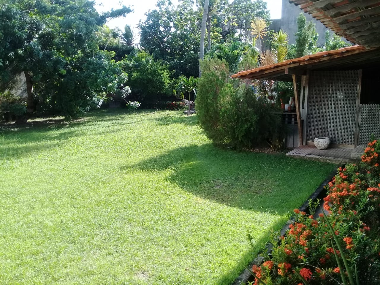 Casa à venda com 4 quartos, 650m² - Foto 2