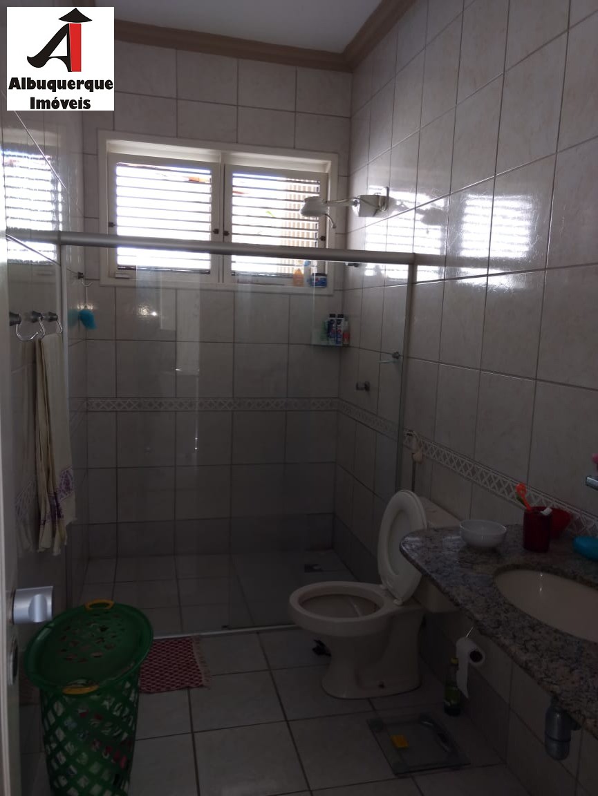 Casa à venda com 3 quartos, 12m² - Foto 12