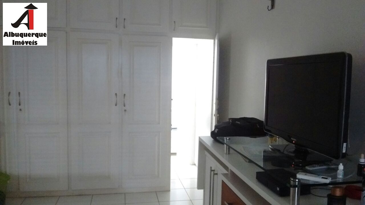 Casa à venda com 5 quartos, 380m² - Foto 14