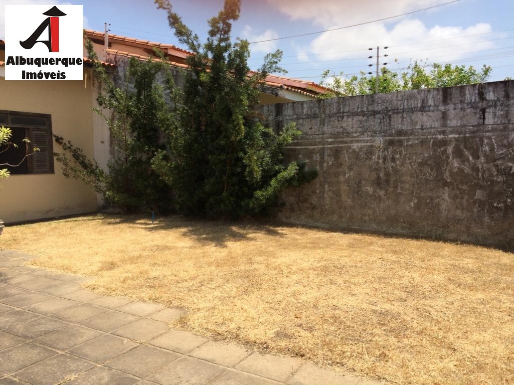 Casa à venda com 3 quartos, 283m² - Foto 2