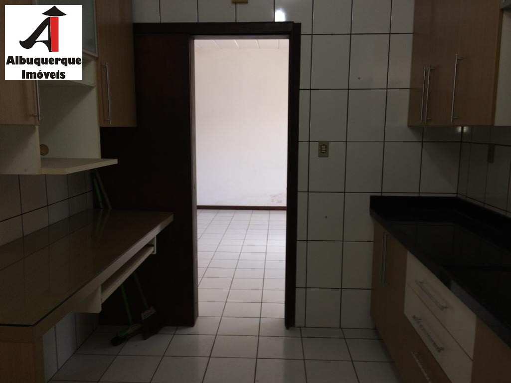 Casa à venda com 3 quartos, 283m² - Foto 8