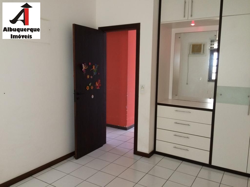 Casa à venda com 3 quartos, 283m² - Foto 19