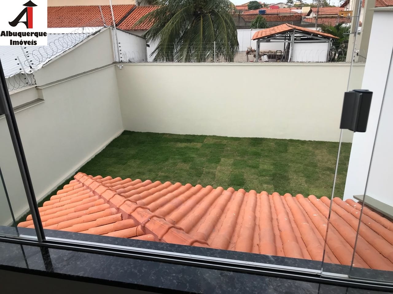 Casa à venda com 4 quartos, 300m² - Foto 4