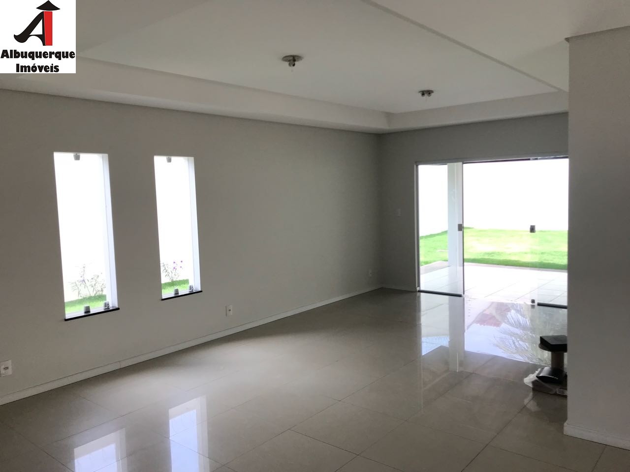 Casa à venda com 4 quartos, 300m² - Foto 15