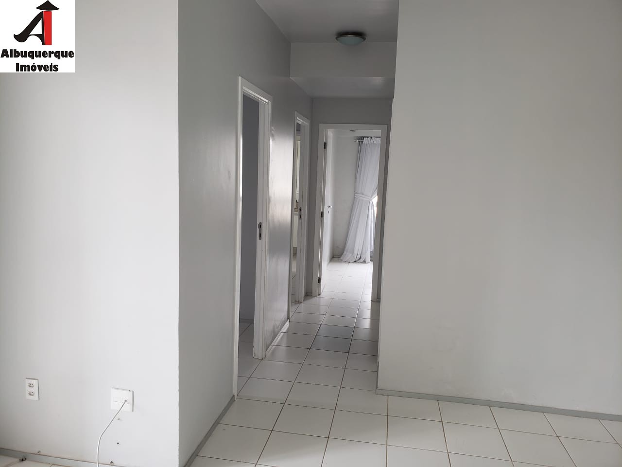 Apartamento à venda com 3 quartos, 76m² - Foto 2