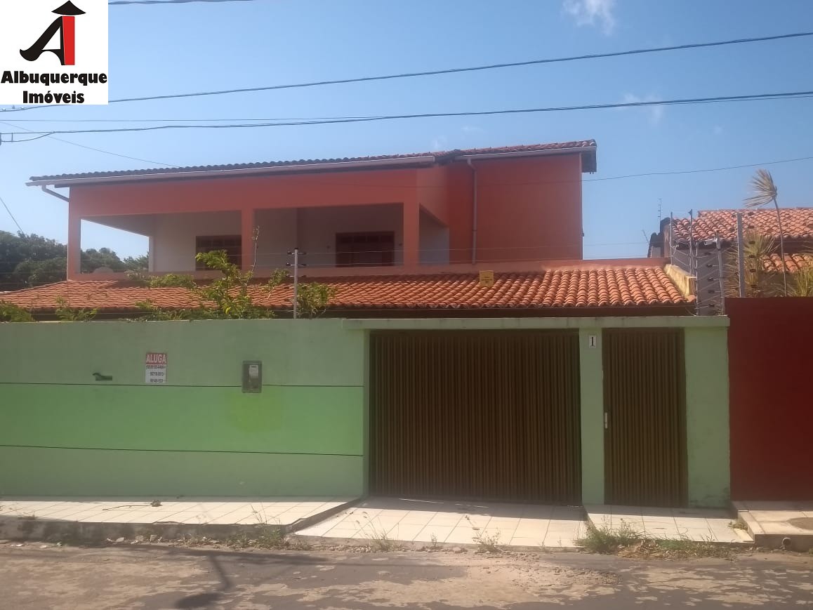 Casa à venda com 4 quartos, 220m² - Foto 1