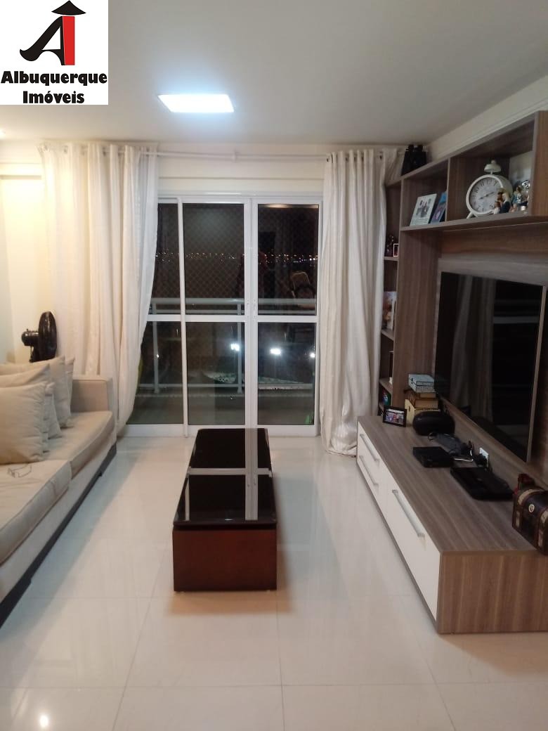 Apartamento à venda com 3 quartos, 107m² - Foto 1