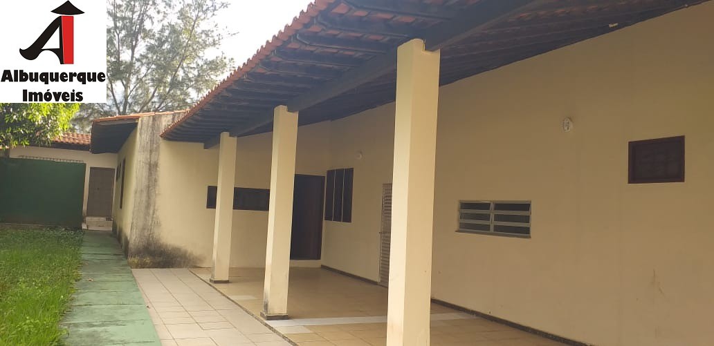 Casa à venda e aluguel com 4 quartos, 600m² - Foto 1