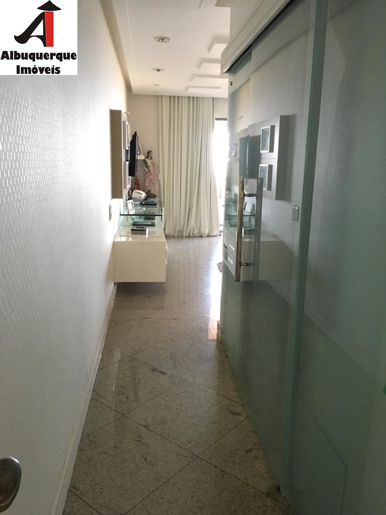 Apartamento à venda com 4 quartos, 300m² - Foto 2