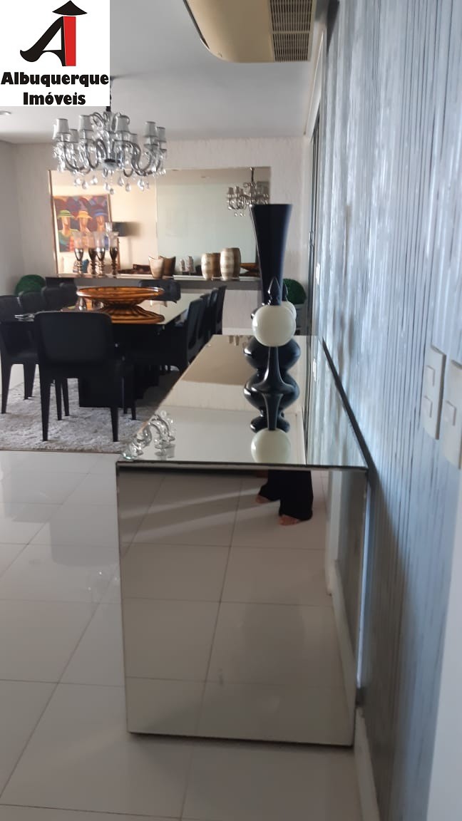 Apartamento para alugar com 3 quartos, 300m² - Foto 14