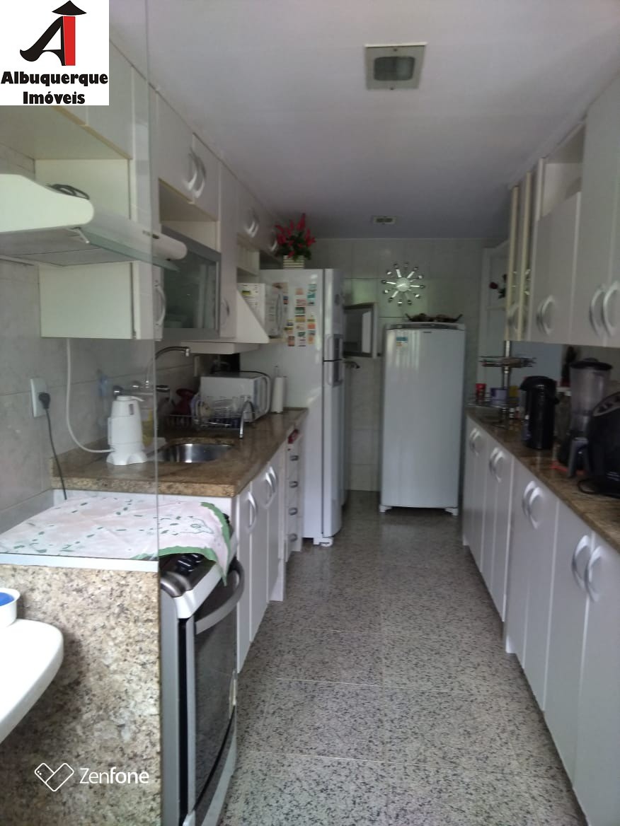 Apartamento à venda com 3 quartos, 142m² - Foto 13