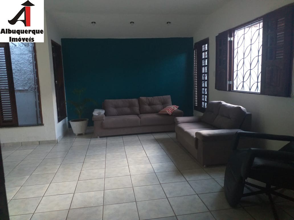 Casa à venda com 3 quartos, 150m² - Foto 2