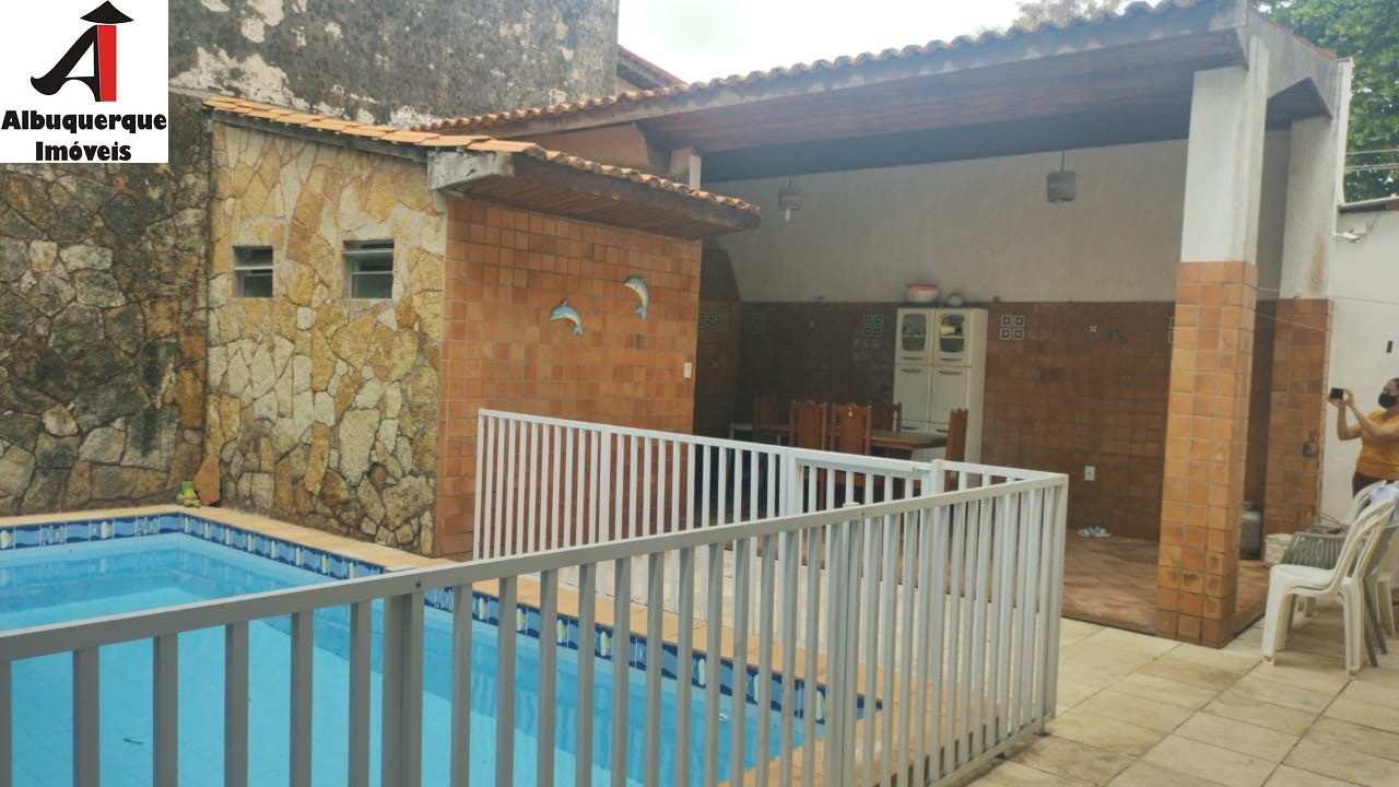 Casa à venda com 6 quartos, 350m² - Foto 3