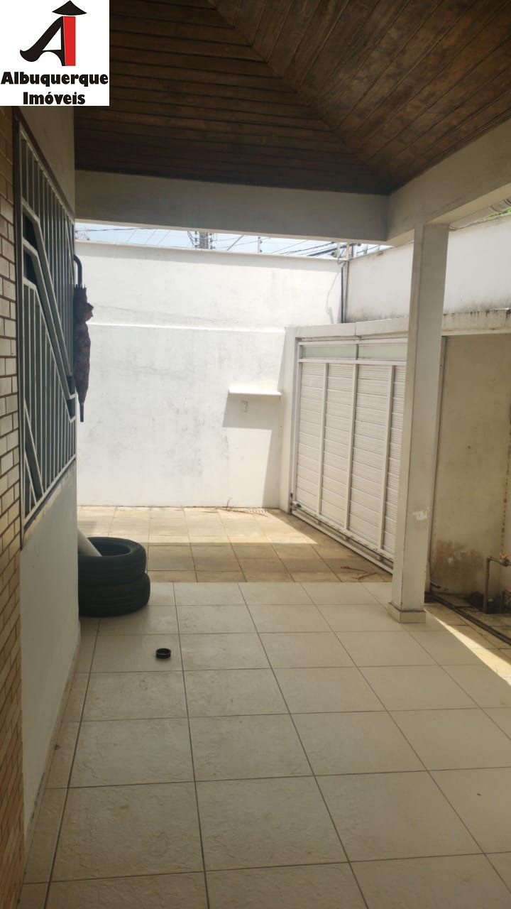 Casa à venda com 6 quartos, 350m² - Foto 4