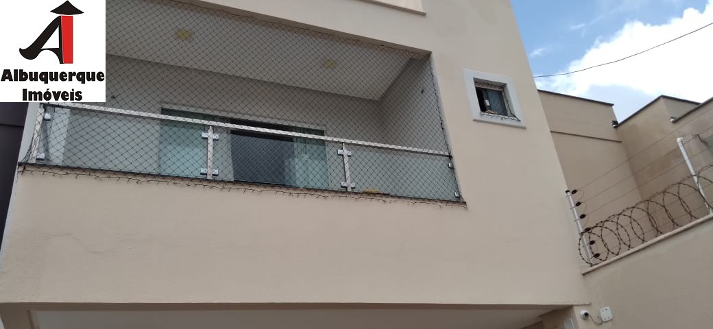 Casa à venda com 2 quartos, 200m² - Foto 2