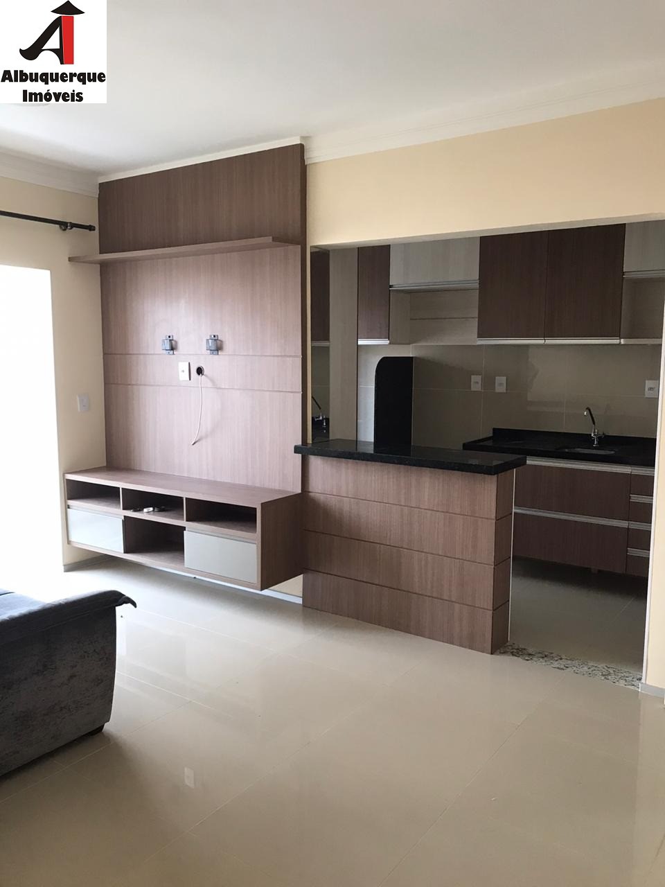 Apartamento à venda com 2 quartos, 62m² - Foto 2