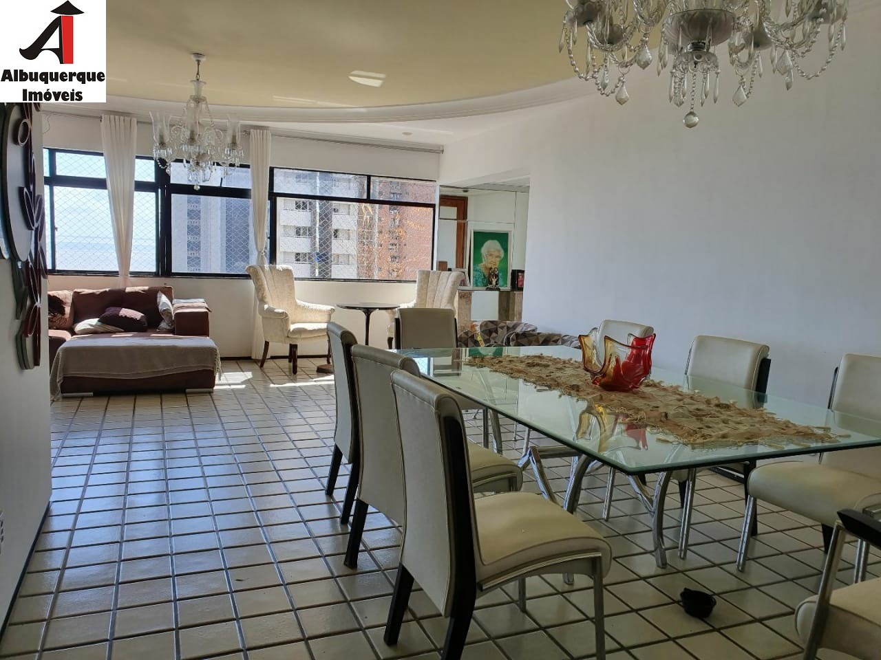 Apartamento à venda com 3 quartos, 182m² - Foto 2