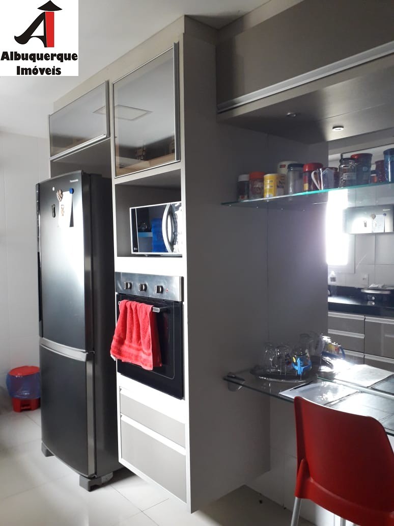 Apartamento à venda com 3 quartos, 142m² - Foto 3