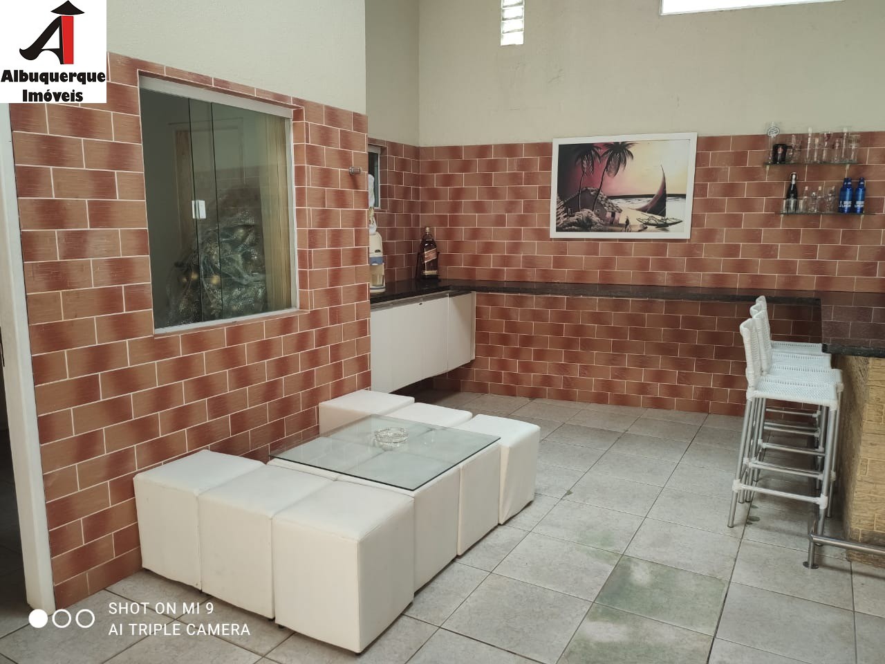 Casa à venda com 5 quartos, 300m² - Foto 2