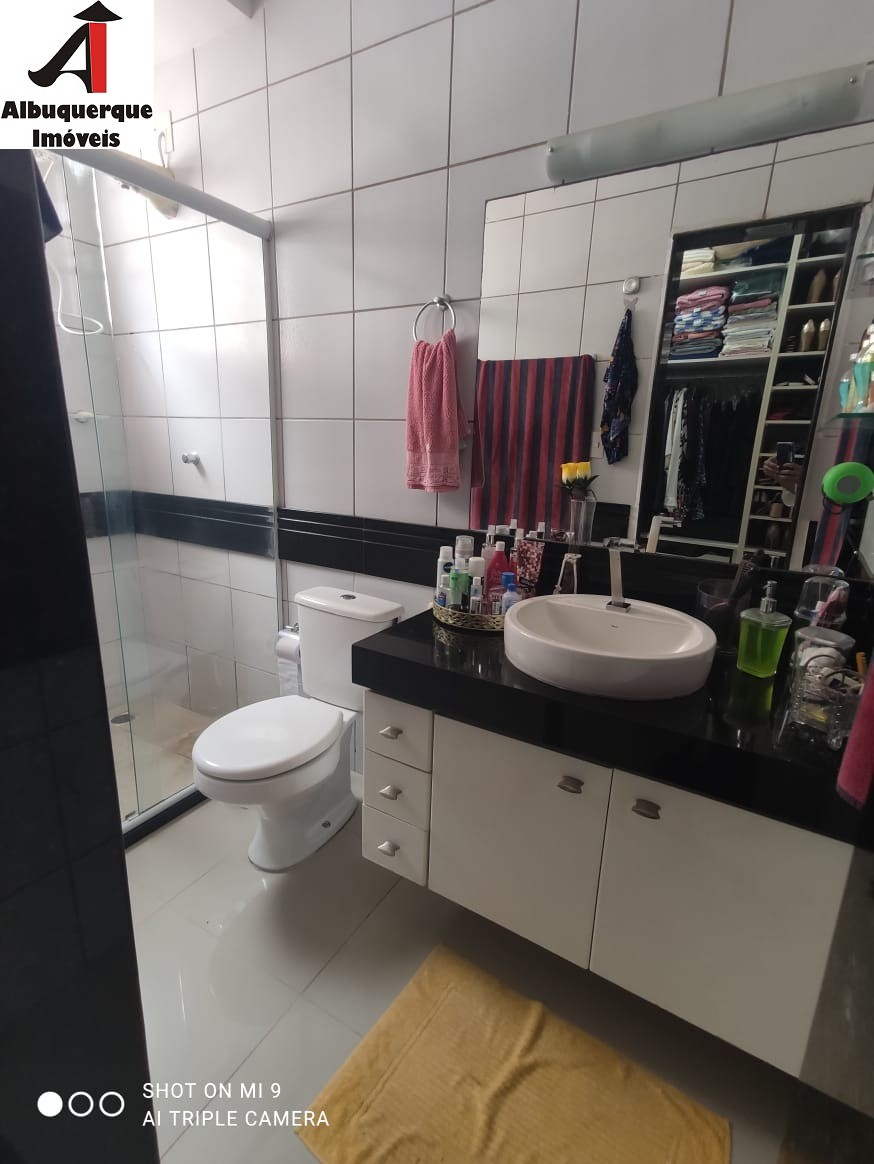 Casa à venda com 5 quartos, 300m² - Foto 12