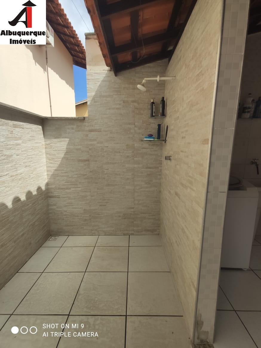 Casa à venda com 3 quartos, 200m² - Foto 12