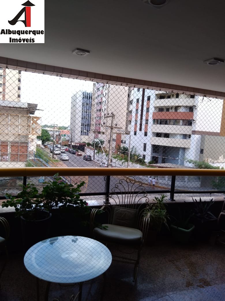 Apartamento à venda com 4 quartos, 160m² - Foto 1