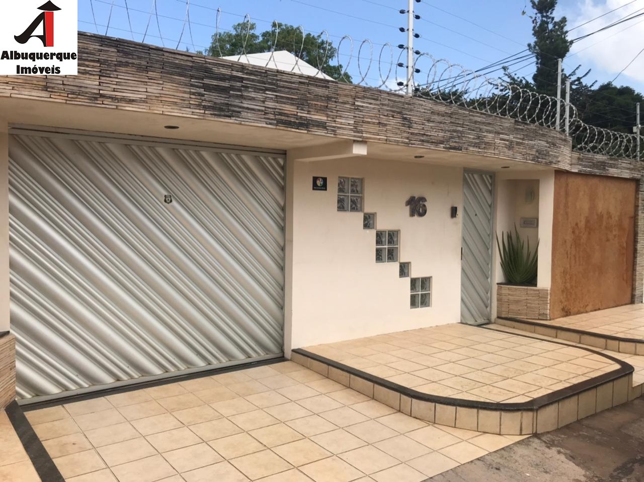 Casa à venda com 5 quartos, 440m² - Foto 2