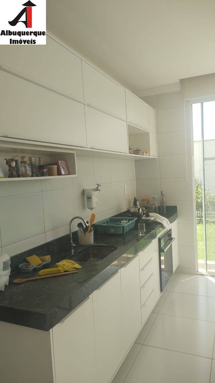 Casa à venda com 3 quartos, 250m² - Foto 9